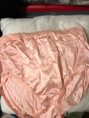 Hanes Pink Satin Pantie size 7